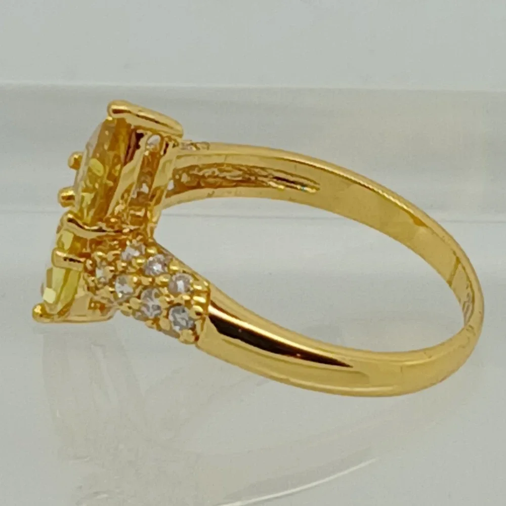 Vintage Gold Tone Yellow Pear Cut Bypass Cocktail Ring Size 6.25 Butterfly Style